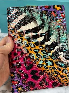 ✨💎NWT💎✨ BRAHMIN Animal Print Coated Croc Leather Journal